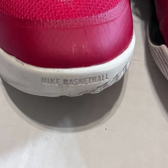 Nike Team Hustle D9 Basketball Sneakers Red & Black - Picture 6 of 10